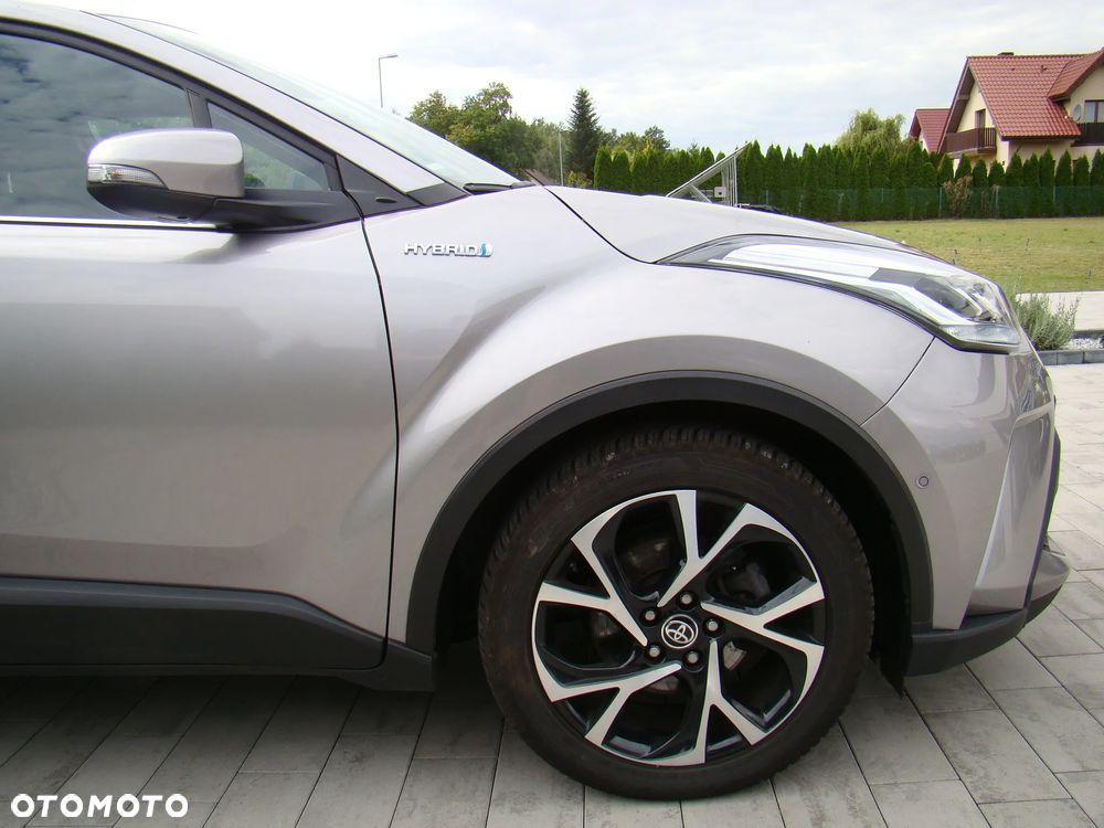 Toyota C-HR 1.8 Hybrid Team Deutschland - 14
