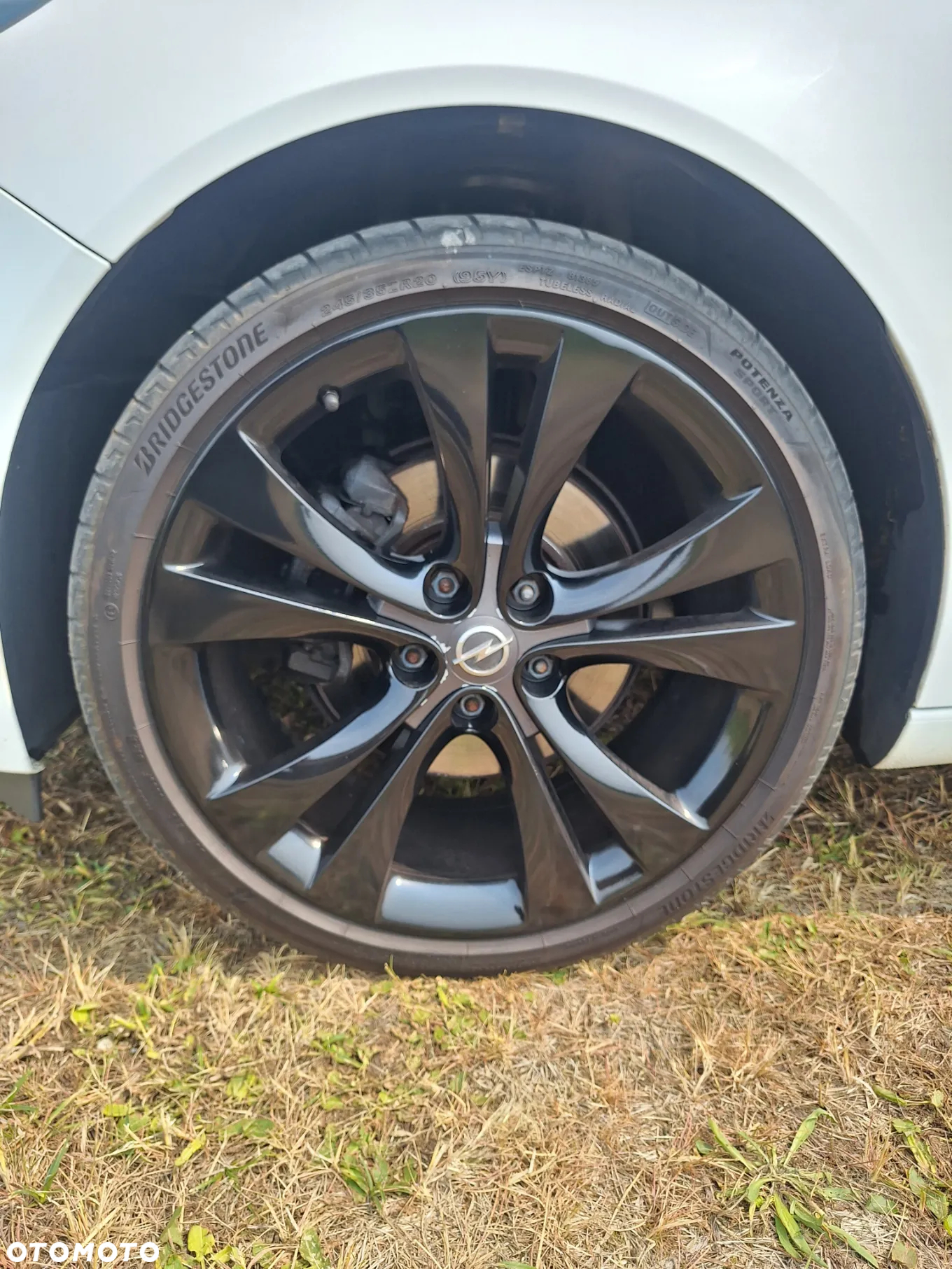 Opel Insignia 2.0 Turbo Sports Tourer 4x4 Automatik Design Edition - 8