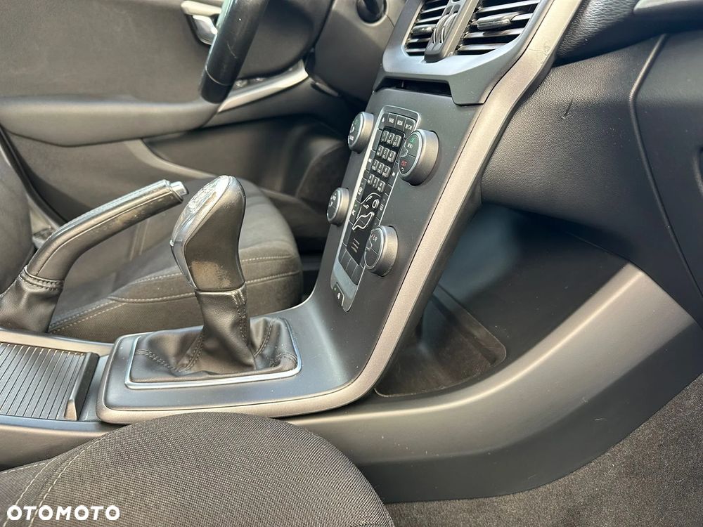Volvo V40 D3 - 10