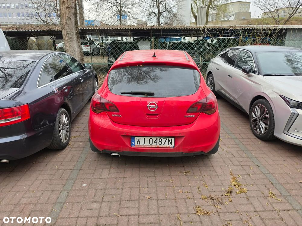 Opel Astra 1.6 T Cosmo - 4