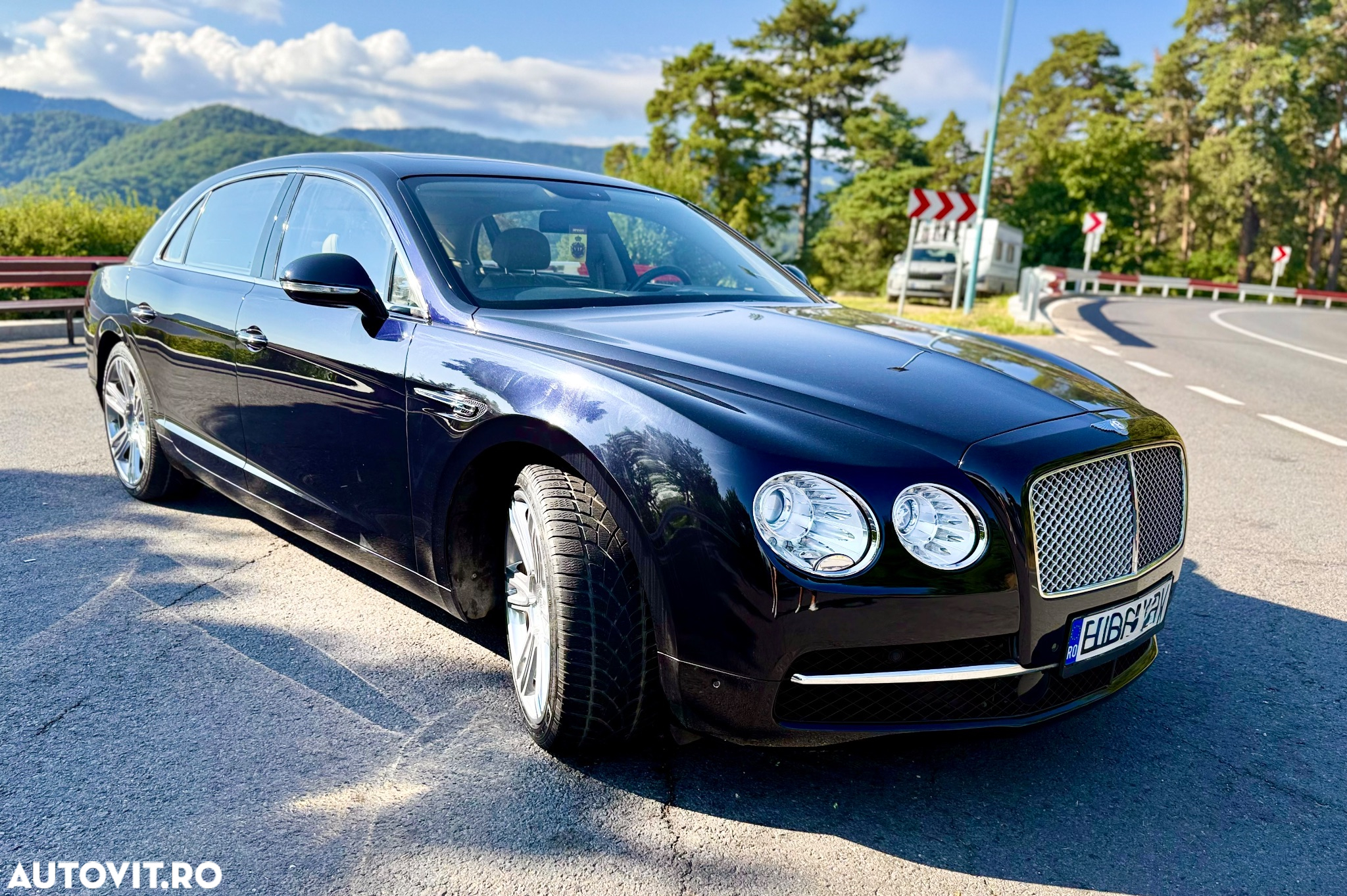Bentley Flying Spur V8 Mulliner - 14