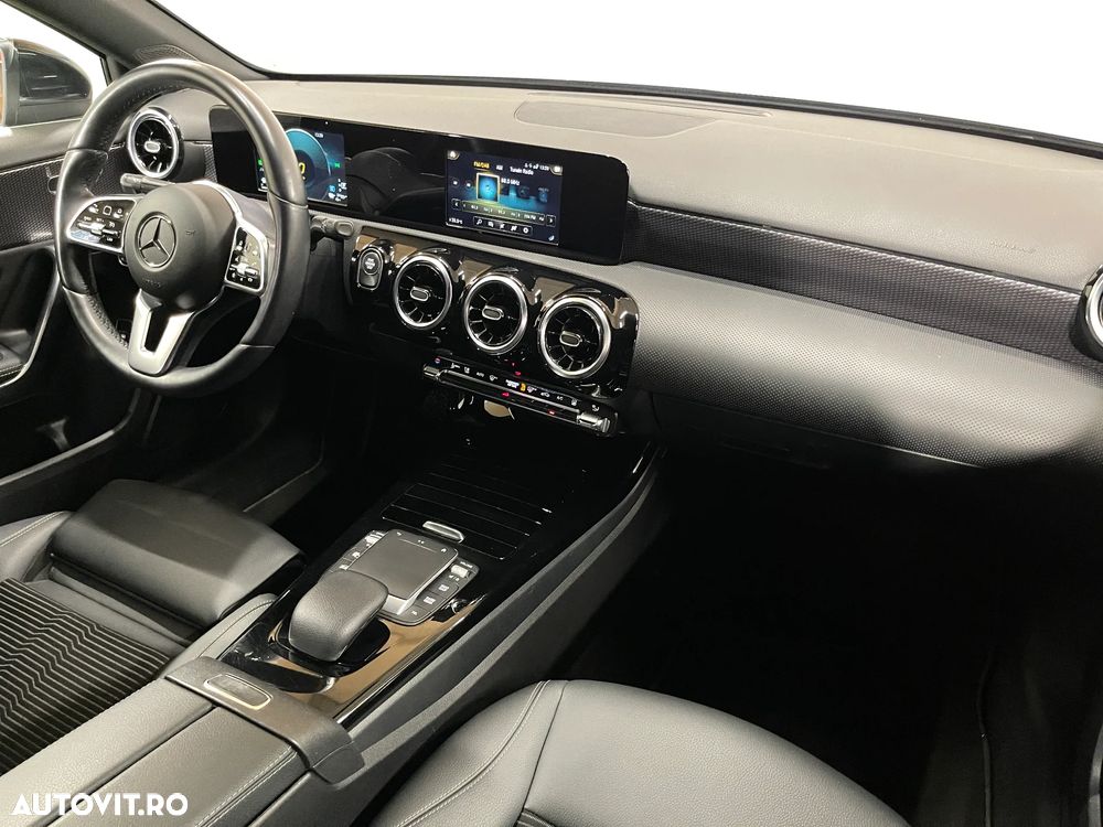 Mercedes-Benz A 250 e Sedan Aut. - 9
