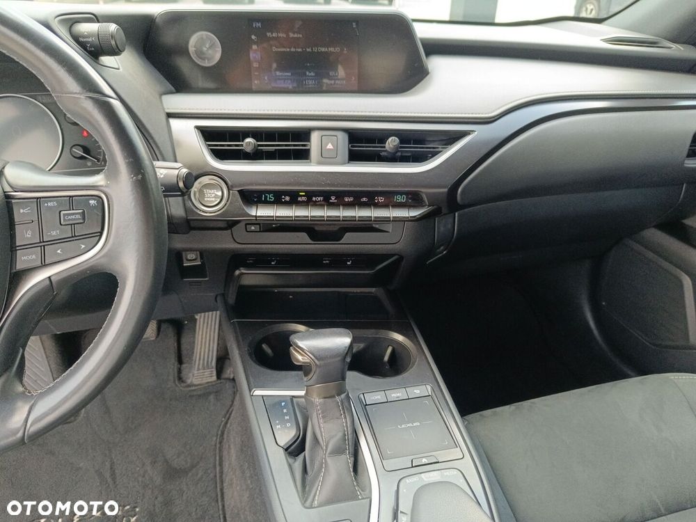 Lexus UX 200 GPF Business Edition 2WD - 17