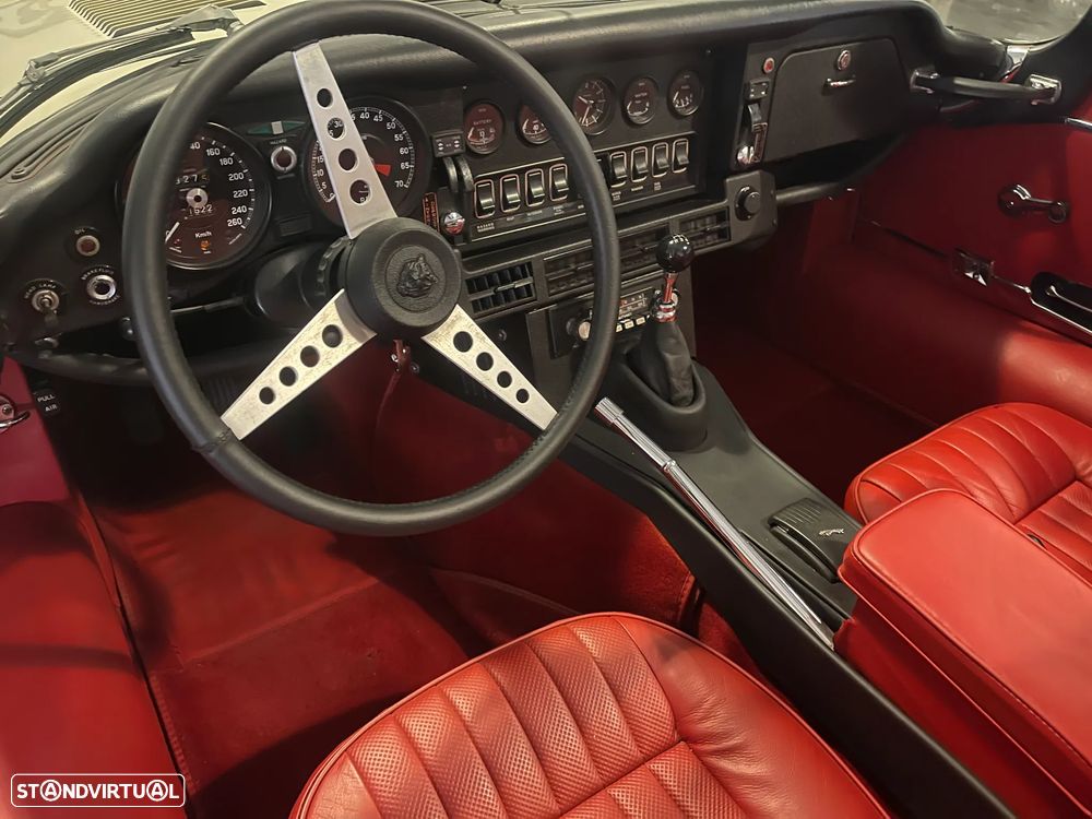 Jaguar E-Type - 6