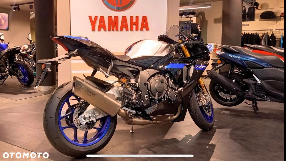 Yamaha R1 - 4
