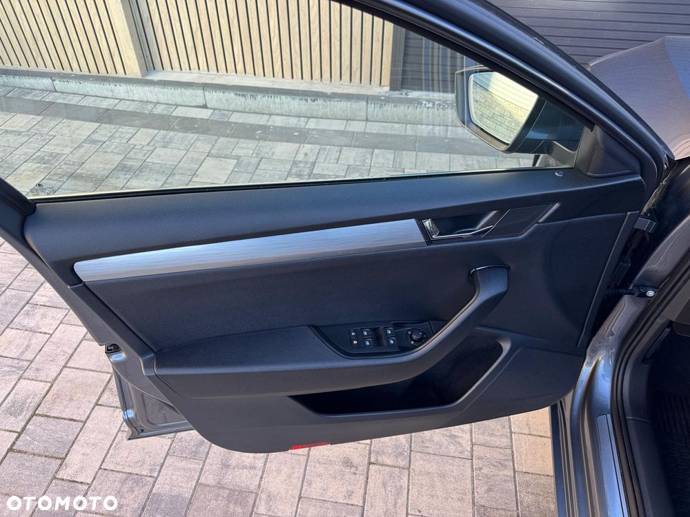 Skoda Superb 2.0 TDI SCR Ambition DSG - 10