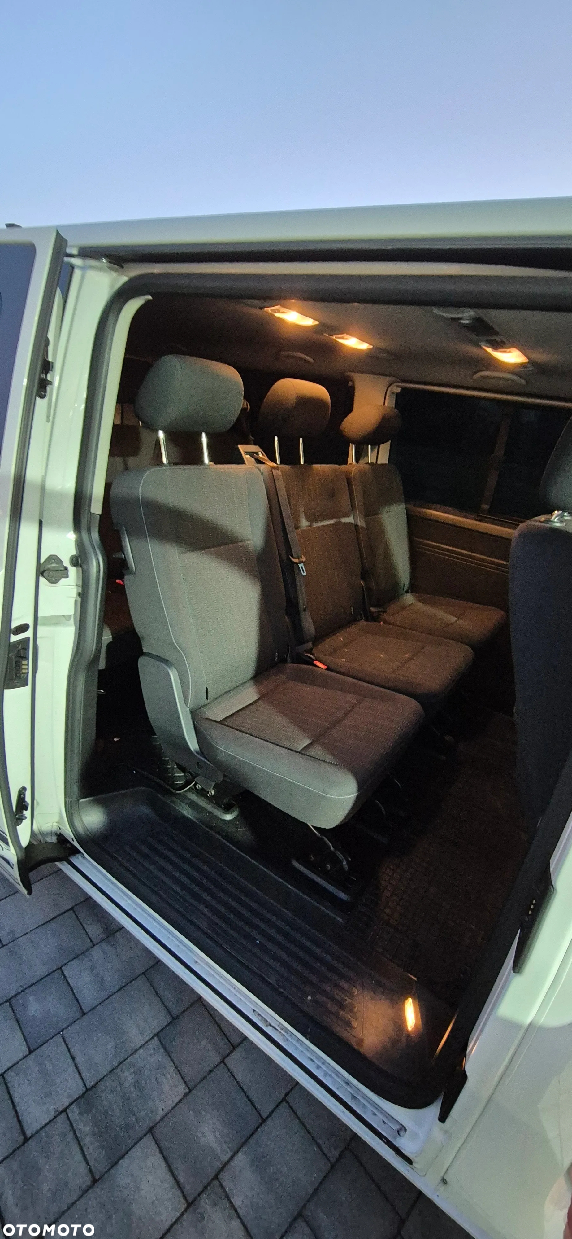 Volkswagen Caravelle 2.0 TDI L2 Trendline 4Motion DSG - 7
