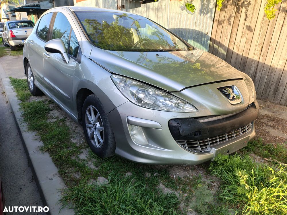 Dezmembrez Peugeot 308 1.6 diesel - 1