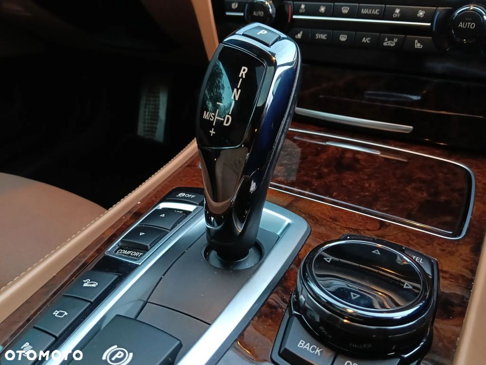 BMW Seria 7 - 24
