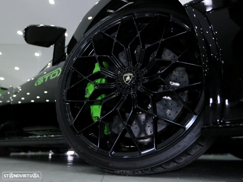 Lamborghini Huracán STO - 15