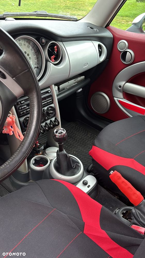 MINI Cooper Standard - 24