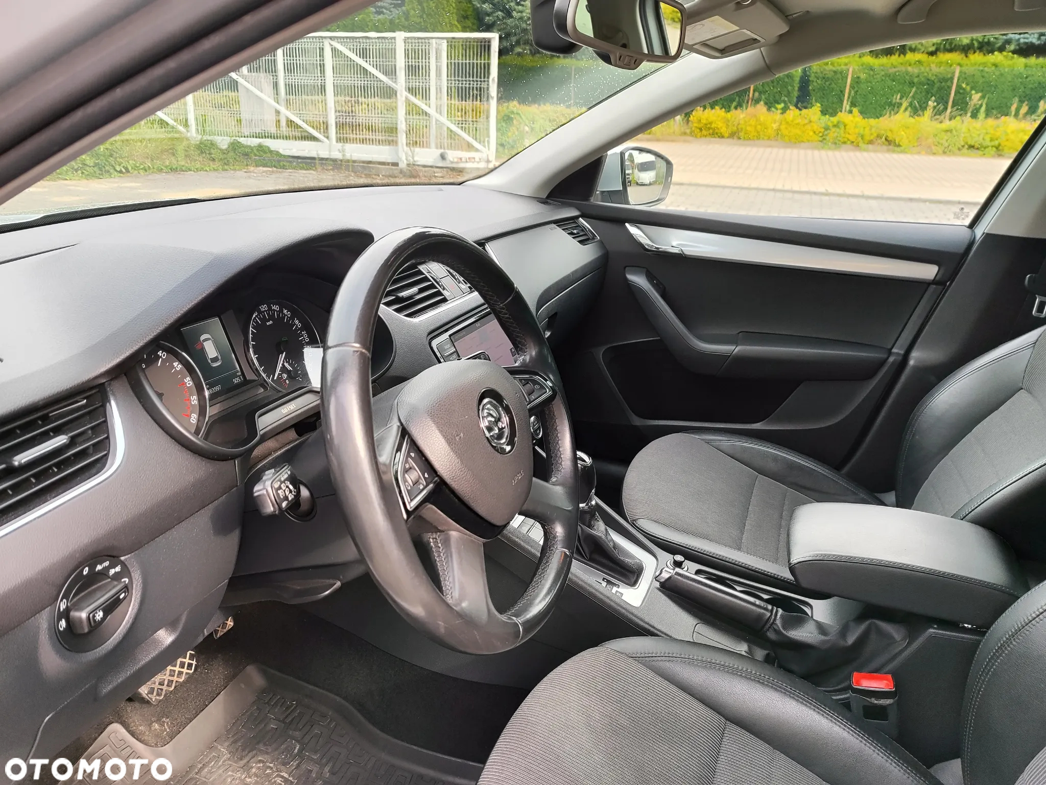 Skoda Octavia 2.0 TDI Ambition DSG - 8