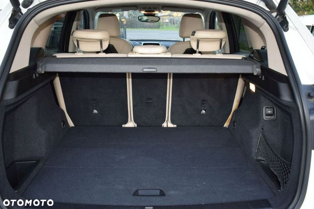 BMW X1 xDrive18d - 11