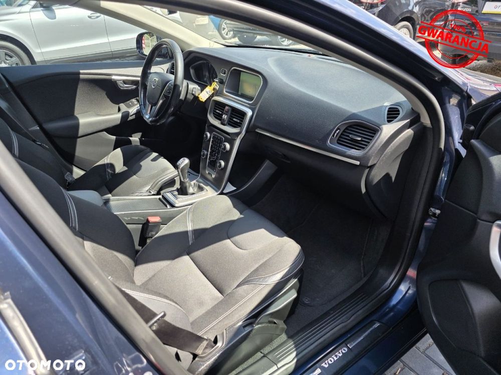 Volvo V40 - 25