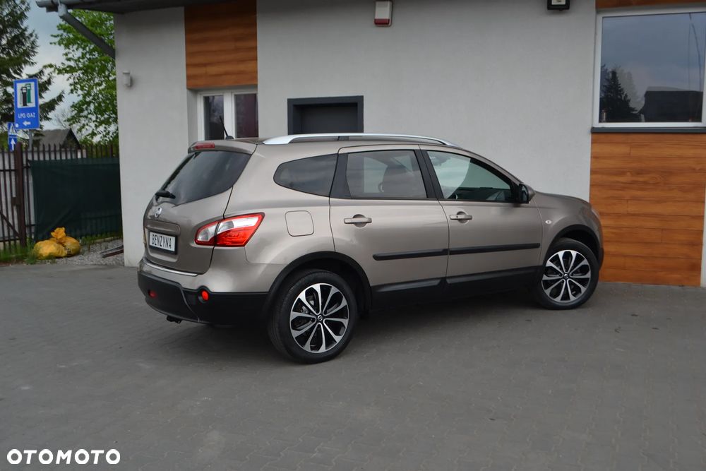 Nissan Qashqai+2 - 4