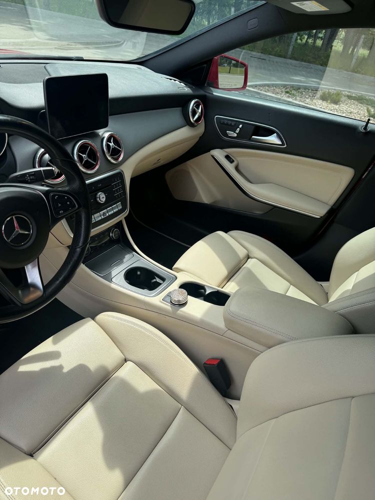 Mercedes-Benz CLA 250 7G-DCT - 8