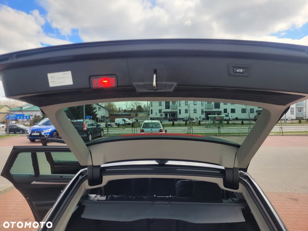 BMW Seria 5 520d xDrive - 16