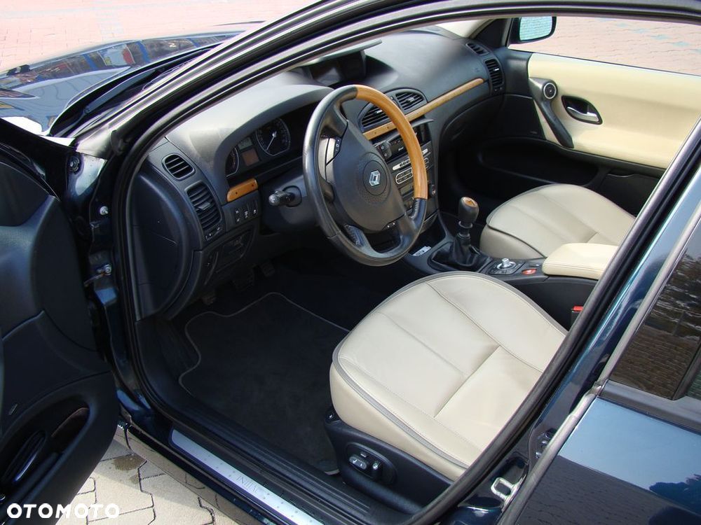 Renault Laguna 2.0 DCi Initiale - 19