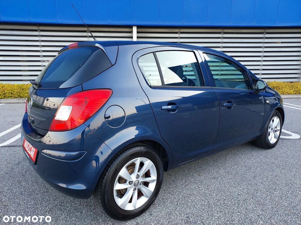 Opel Corsa 1.2 16V Cosmo - 8
