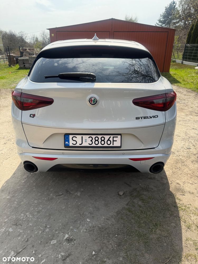 Alfa Romeo Stelvio 2.0 Turbo Veloce Q4 - 5