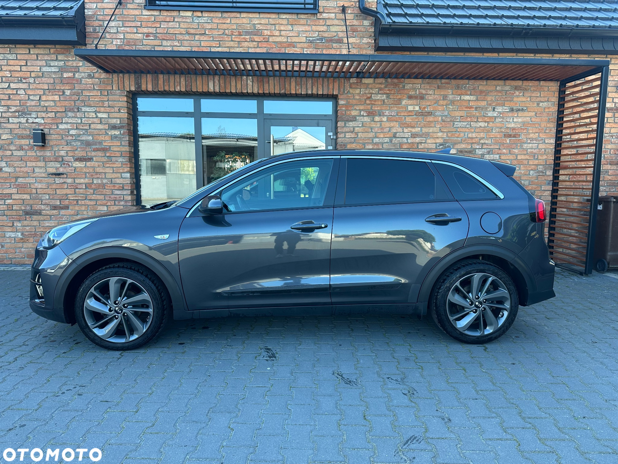 Kia Niro 1.6 GDI Hybrid L Business Line - 13