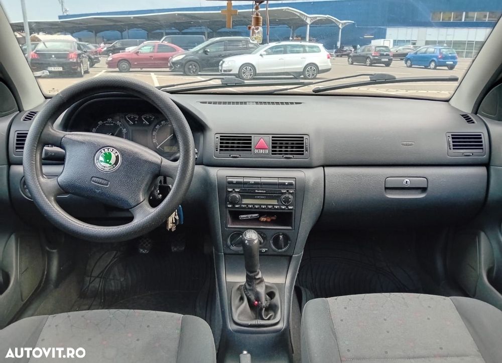 Skoda Octavia 1.6 Ambiente - 5