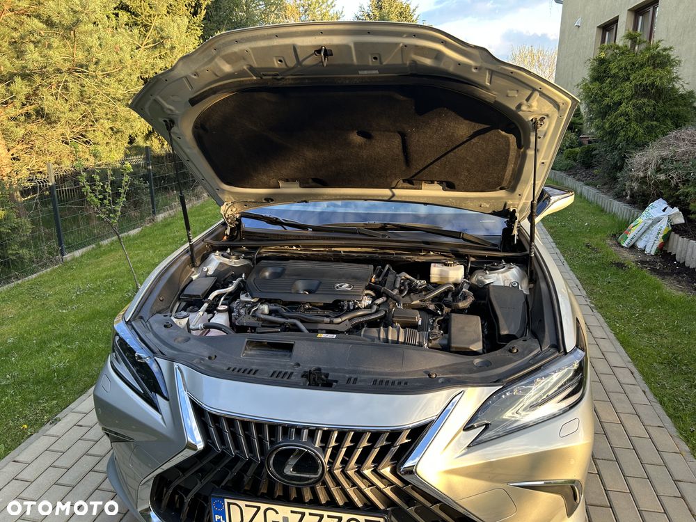 Lexus ES 300h Prestige - 16