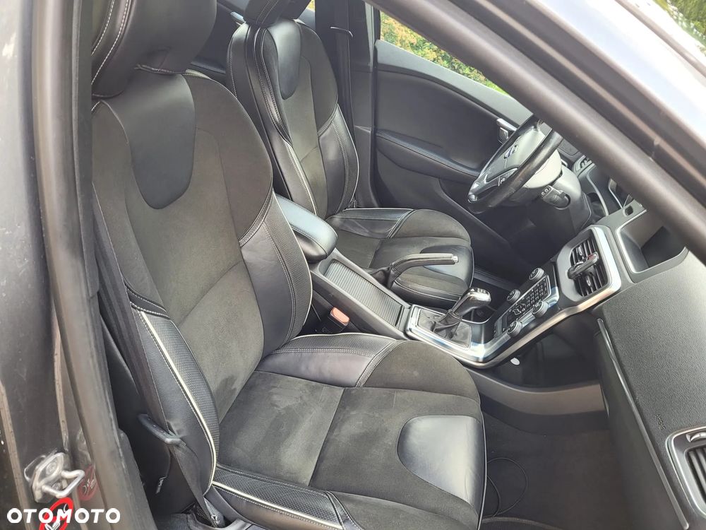 Volvo V40 D2 Drive-E R-Design Momentum - 20