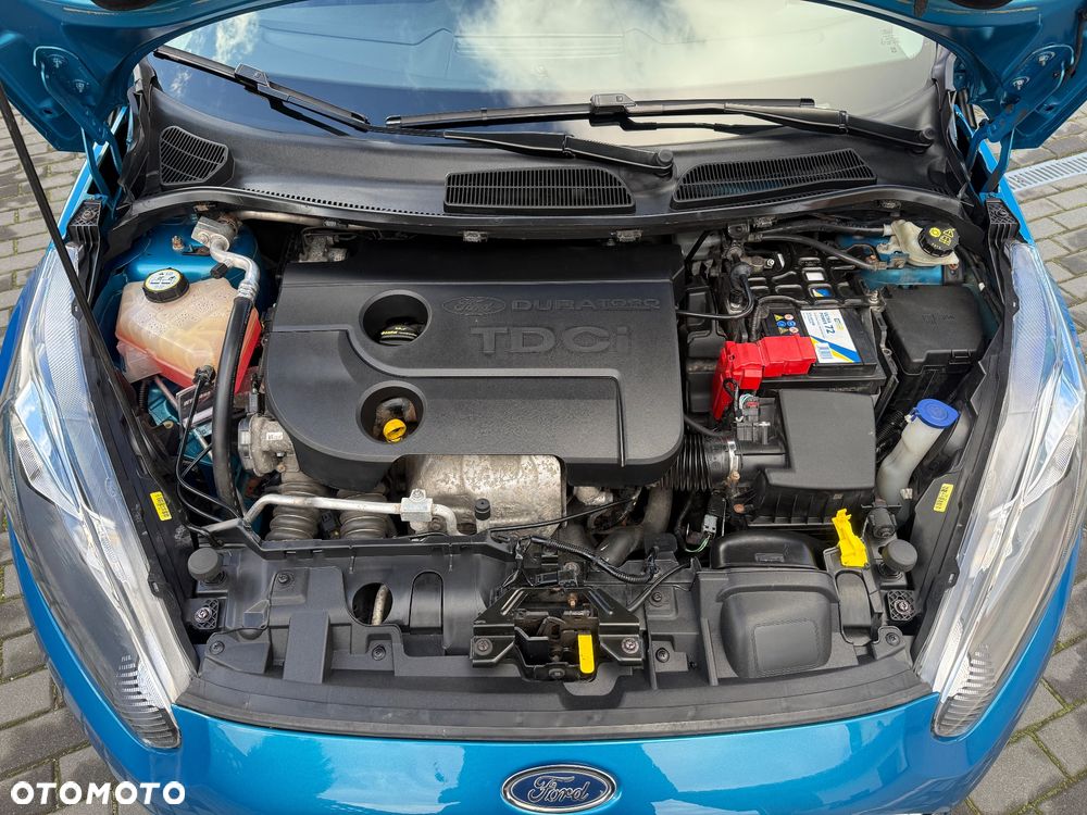 Ford Fiesta 1.6 TDCI SYNC Edition - 32