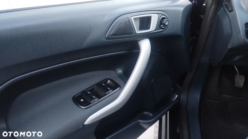 Ford Fiesta 1.25 Champions Edition - 10