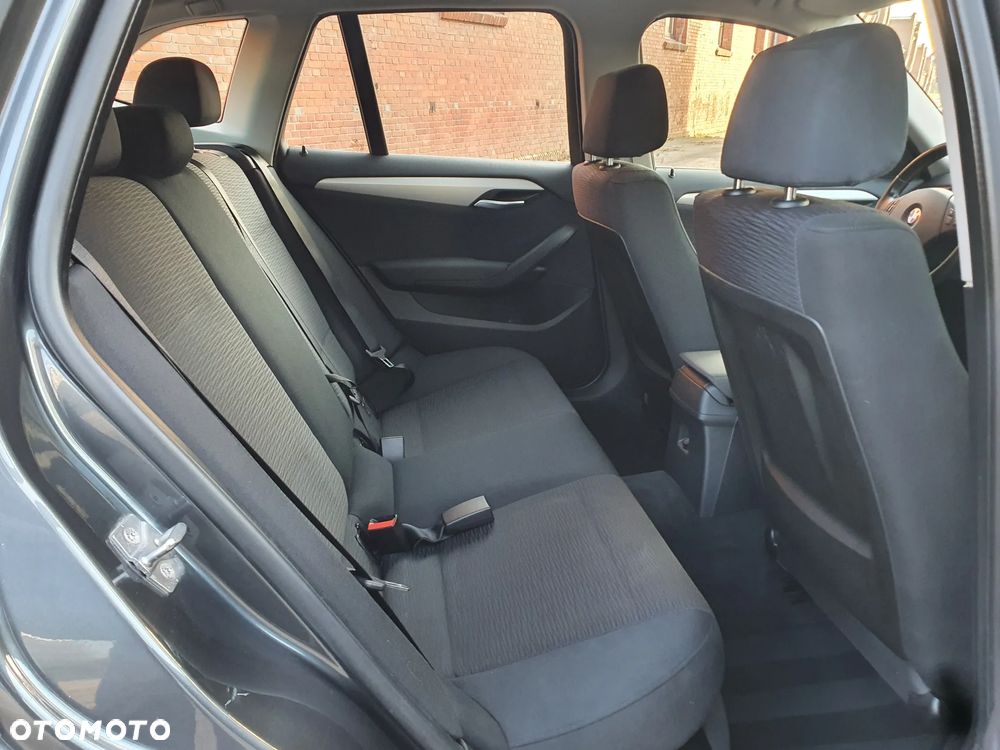 BMW X1 sDrive18i - 12