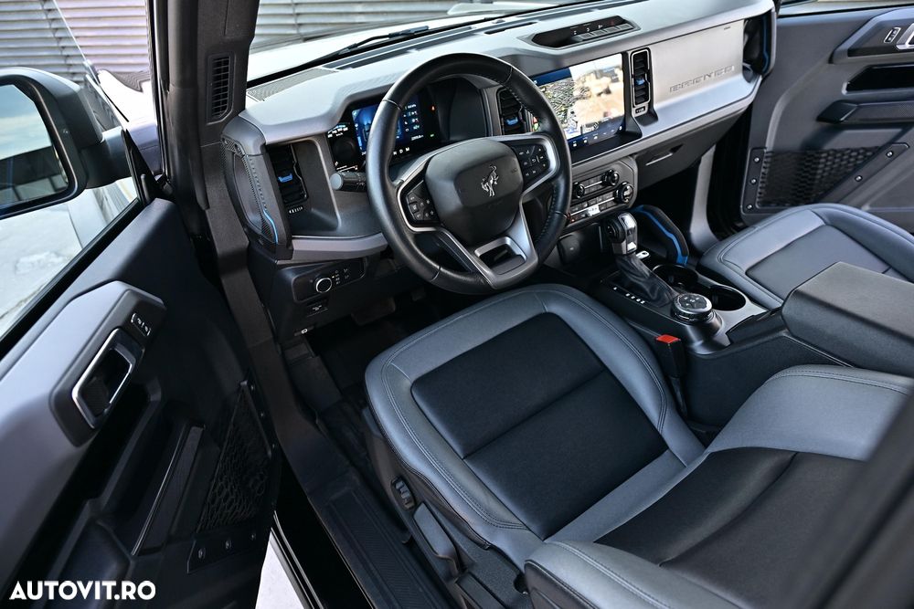 Ford Bronco - 7