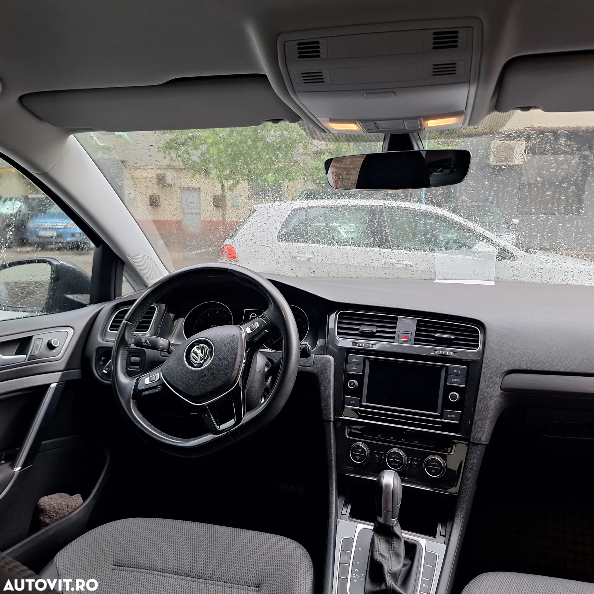 Volkswagen Golf 1.0 TSI DSG Comfortline - 9