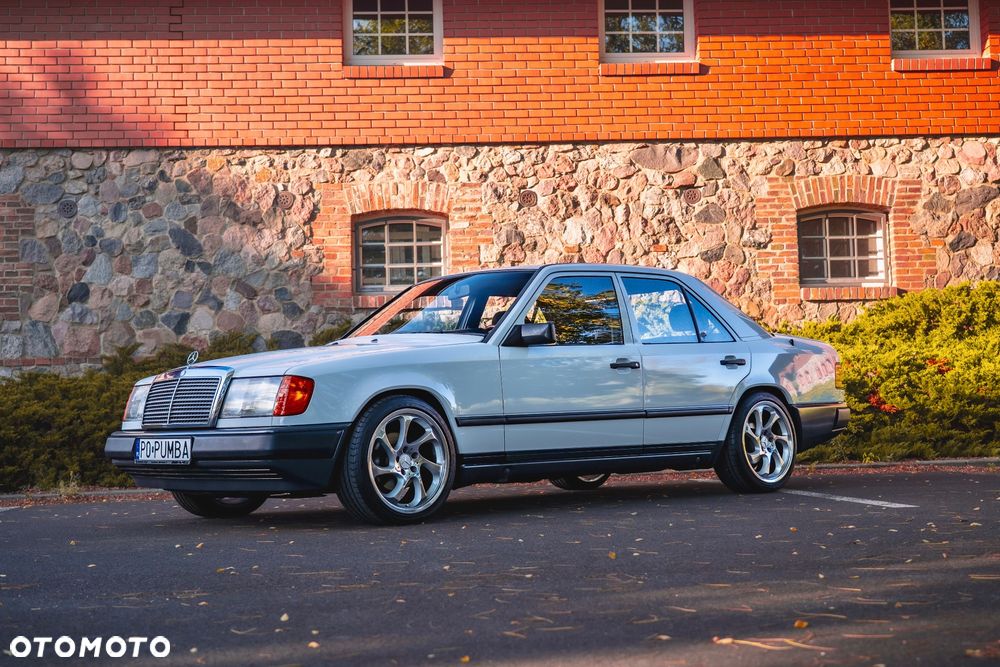 Mercedes-Benz W124
