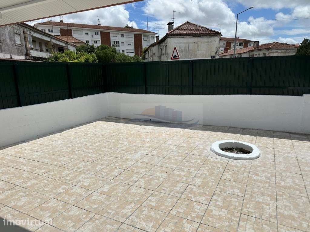 Apartamento T2 Acolhedor na Pontinha com Terraço Privado | Totalmen... - Grande imagem: 3/23