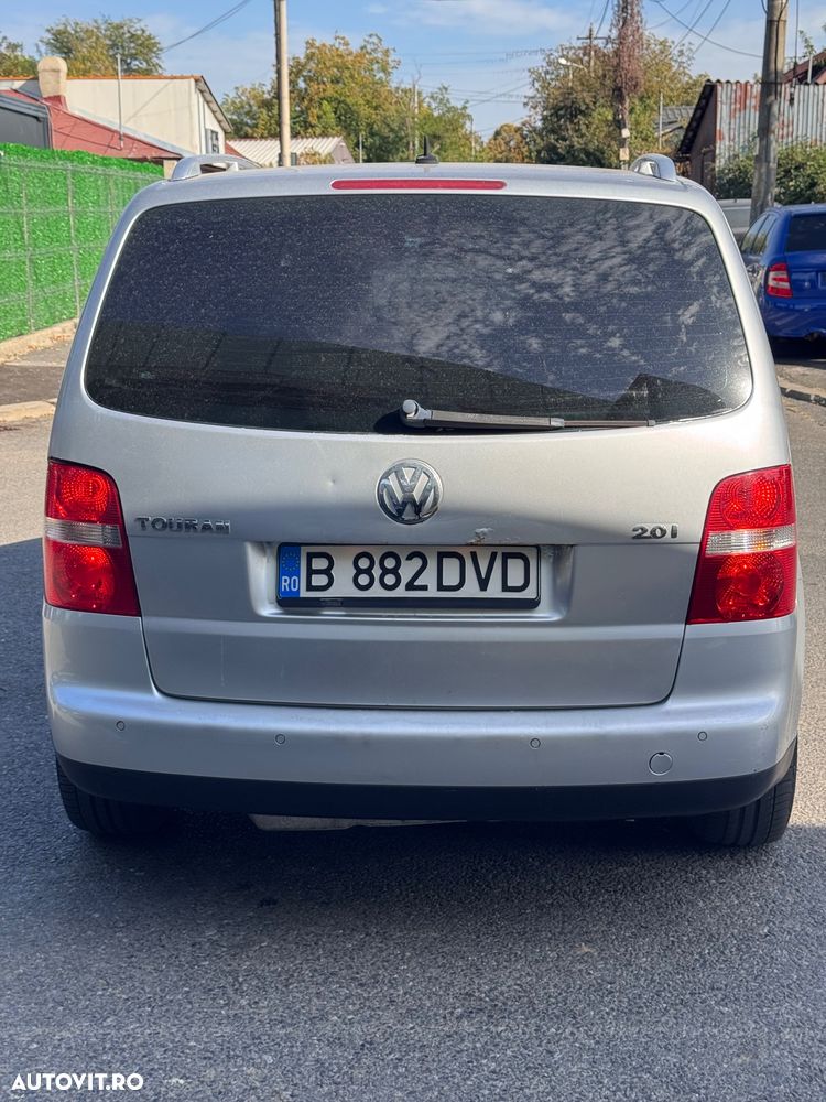Volkswagen Touran - 13