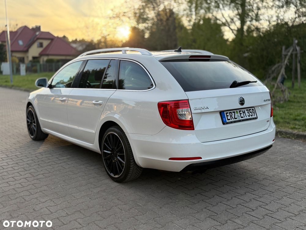 Skoda Superb 2.0 TDI DSG Exclusive - 8