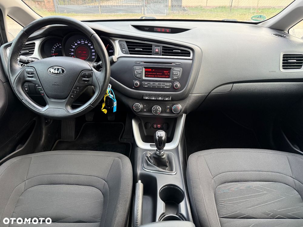 Kia Ceed 1.4 CVVT Dream-Team Edition - 10