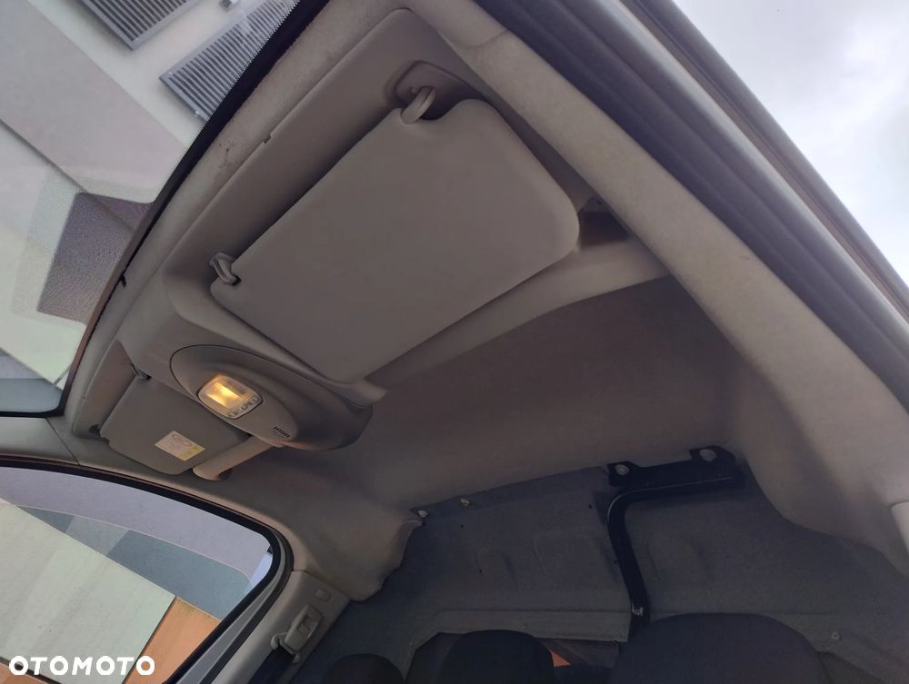 Peugeot PARTNER PO LIFT 1.6 HDI (90KM) 5-BIEGÓW KLIMA TEMPOMAT TABLET STAN IDEALNY FULL OPCJA BEZWYPADKOWY SERWIS KM NIE MA RDZY ! ! ! - 20