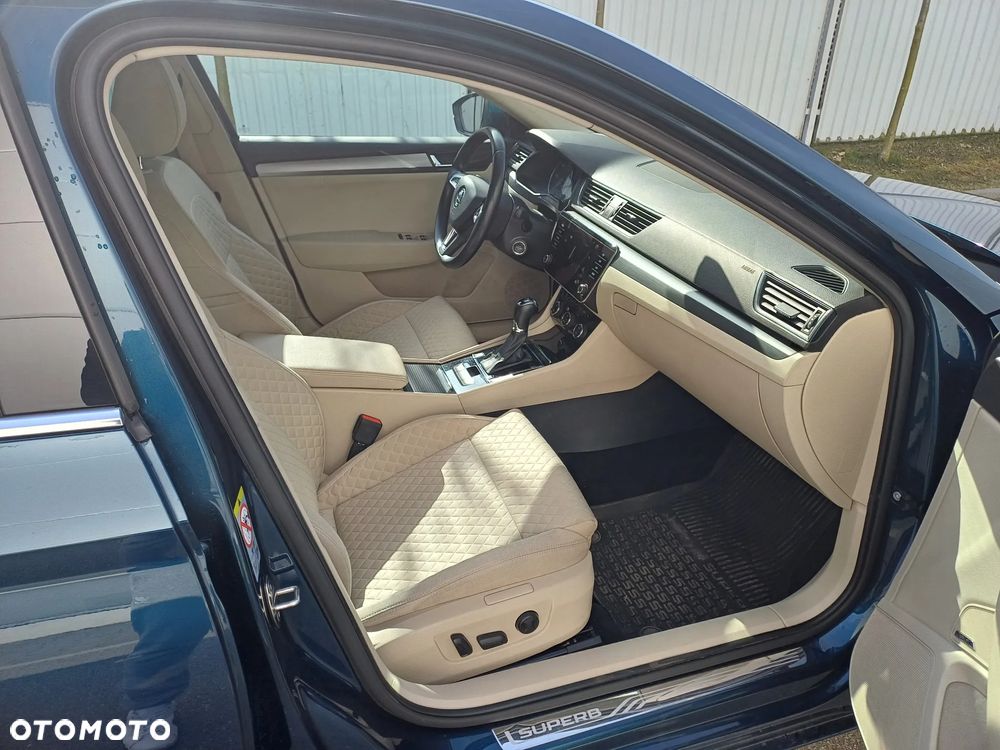 Skoda Superb 2.0 TDI Style DSG - 11