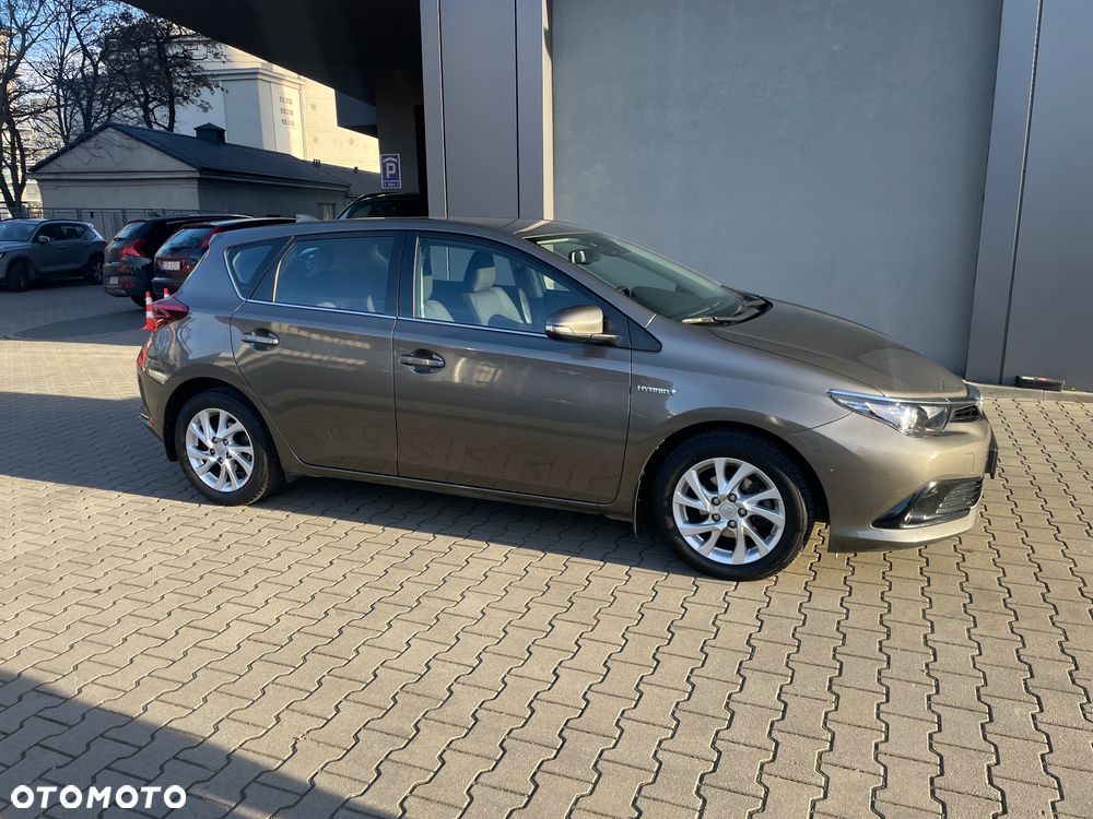 Toyota Auris Hybrid 135 Premium - 4