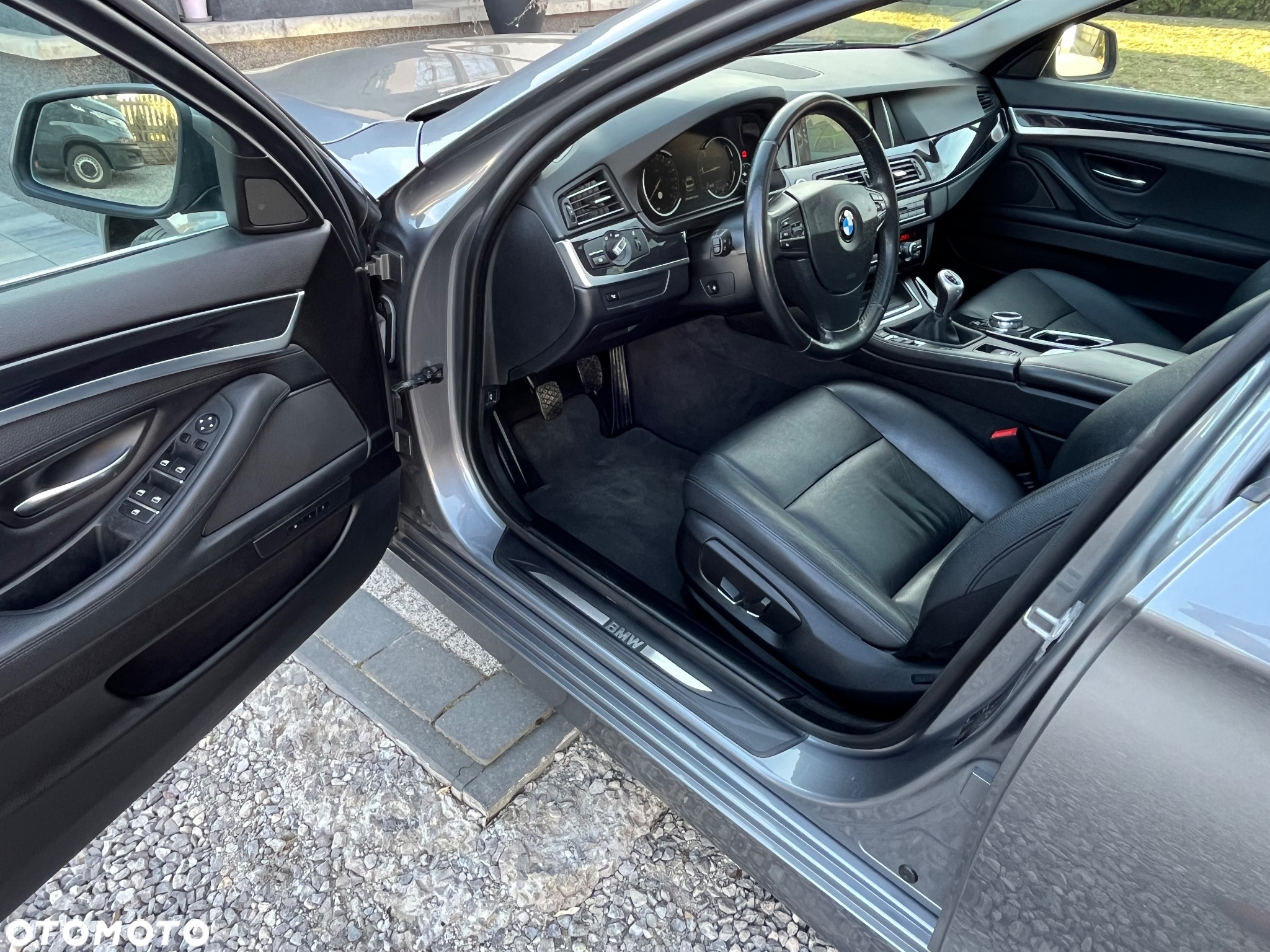 BMW Seria 5 520d Sport Line - 10