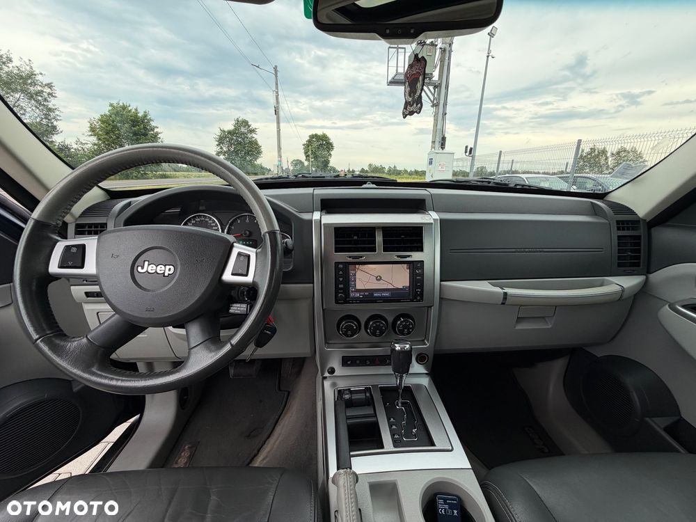 Jeep Cherokee - 12