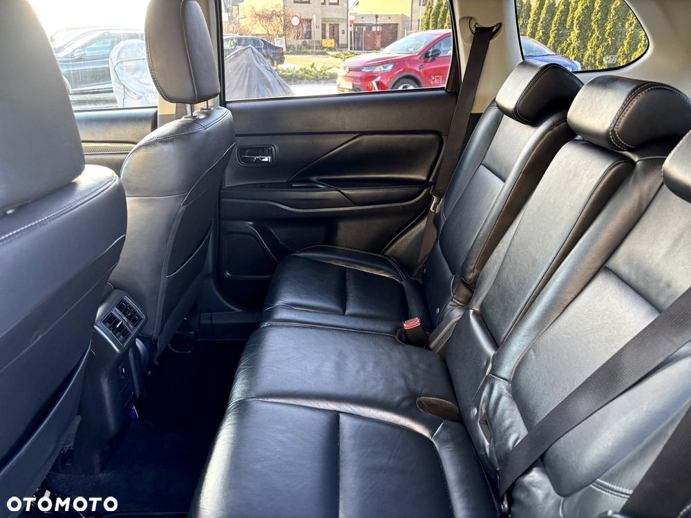 Mitsubishi Outlander 2.0 Intense + Navi 4WD CVT - 21