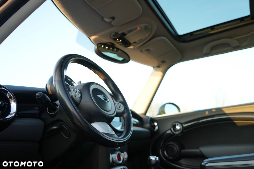 MINI Cooper Standard - 13
