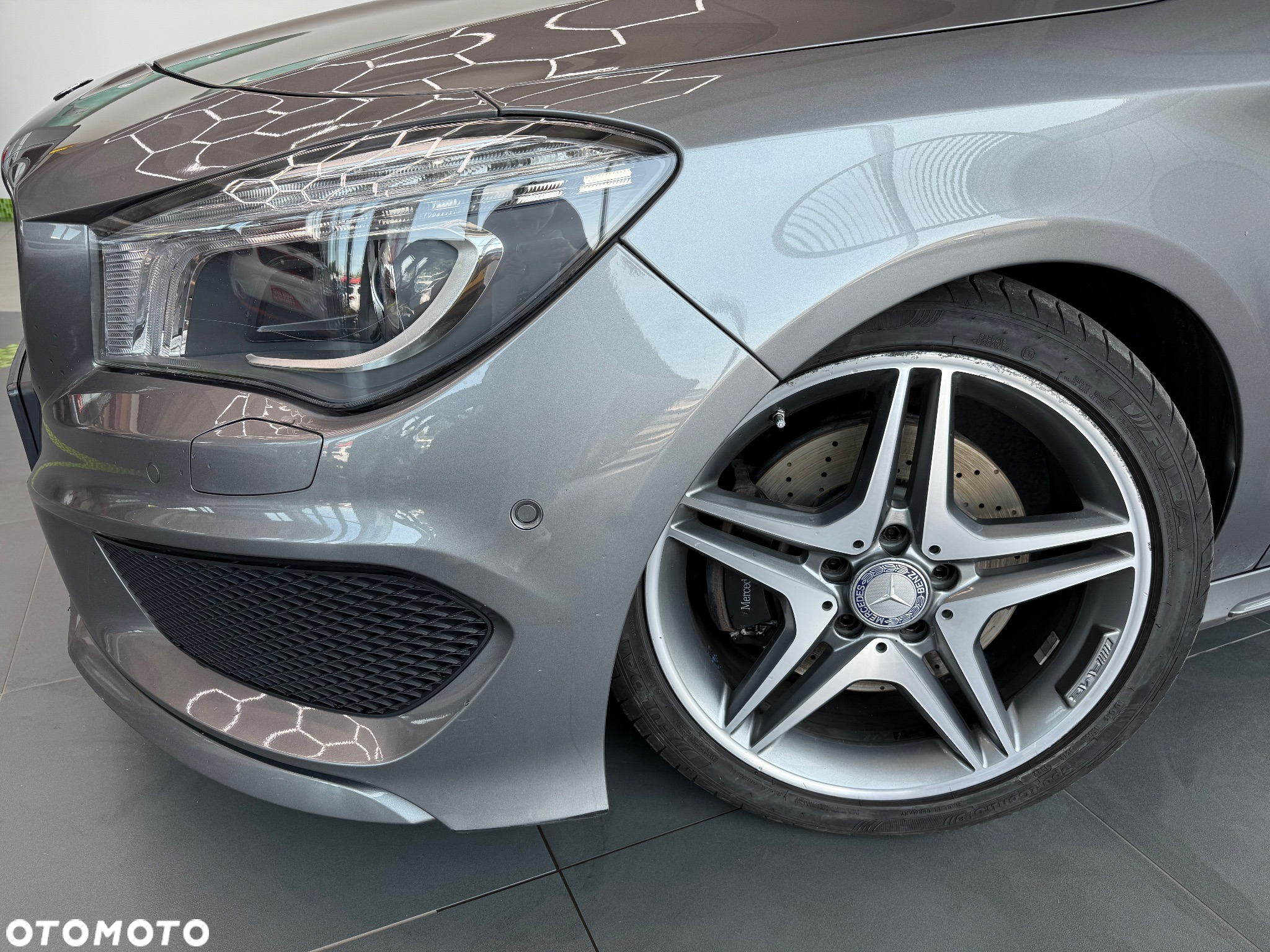 Mercedes-Benz CLA 250 4-Matic - 11