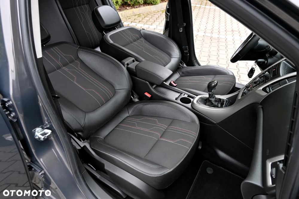 Opel Astra 1.4 T Cosmo S&S - 32