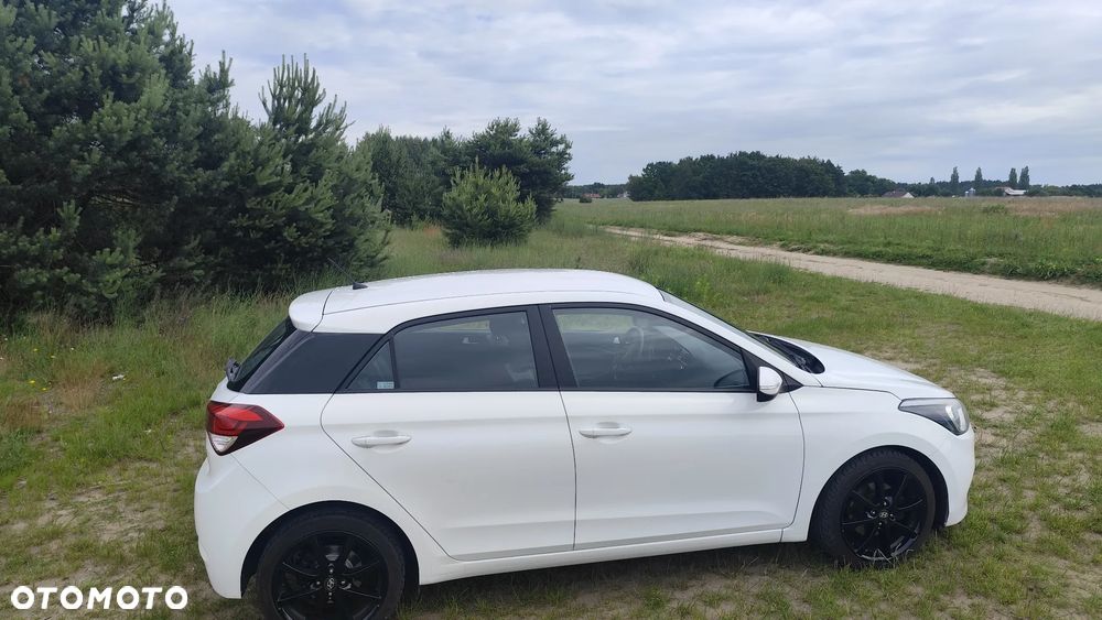 Hyundai i20 1.1 CRDi Style - 11