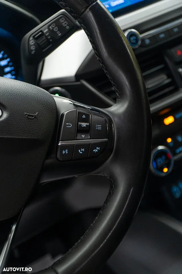 Ford Focus 1.0 EcoBoost Trend Edition - 25