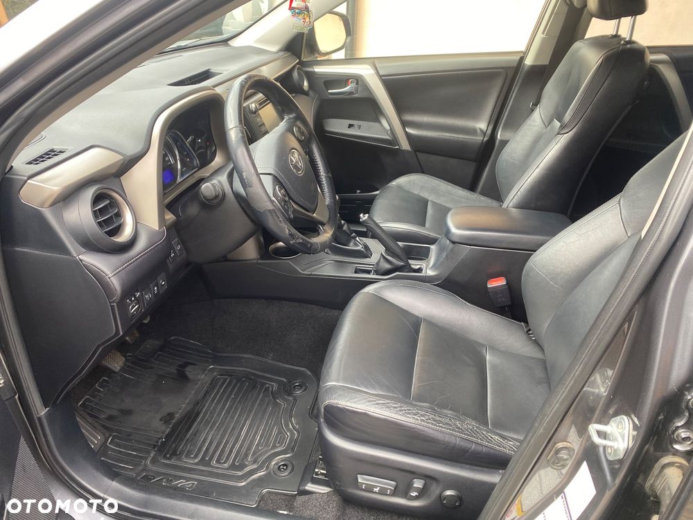 Toyota RAV4 2.2 D-4D Prestige - 18